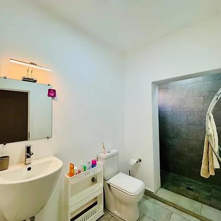 Modern Flat In Flic En Flac-Walk To The Beach Exterior photo